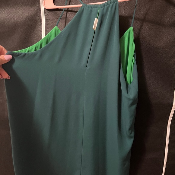 Express Reversible TankTop - Picture 2 of 5